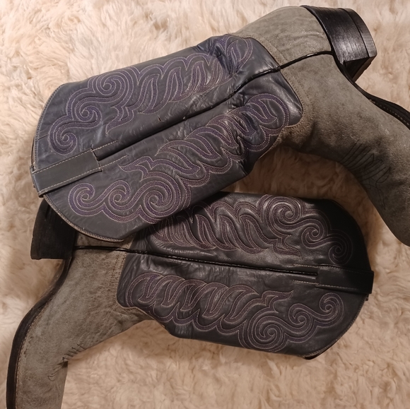 Cowtown Other - Mens great specialty leather cowboy boots. Size 8D.
